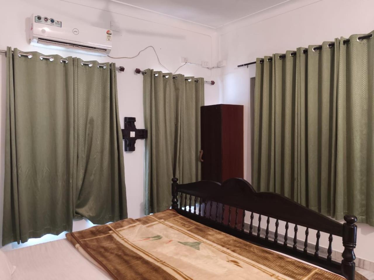 Vedha Beach Resort アーラップーザ県 エクステリア 写真